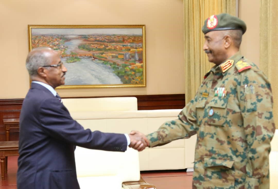 Al Burhan Receives Eritrean Foreign Minister
