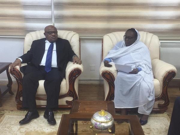 Foreign Minister Receives Comoros Foreign Minister