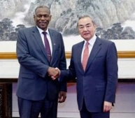 Foreign Minister Meets his Chinese Counterpart